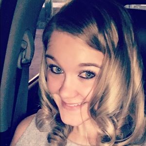 Meet your Posher, April